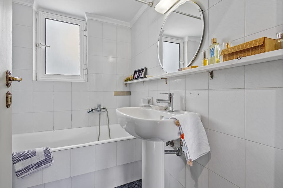h2h Levandre Kallithea near Metropolitan, Apartment in Athens