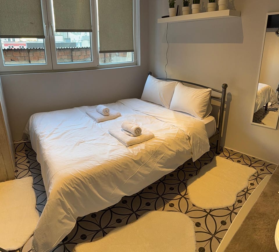Simple Room Apartment in Thessaloniki