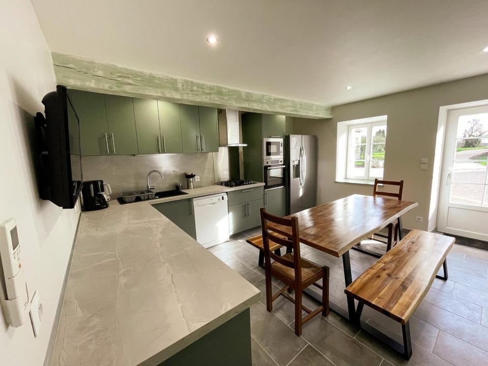 Gîte confortable avec WIFI, parking, climatisation en Touraine - FR-1-381-644 House in Centre-Val de Loire
