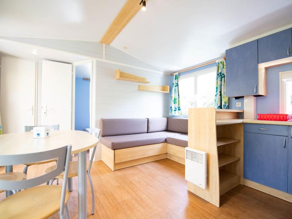 Mobil home de 30m² avec terrasse, 2 chambres, pour 5 personnes à Nescus - API-1-52-1422 Campground/ 
RV Resort in Occitanie
