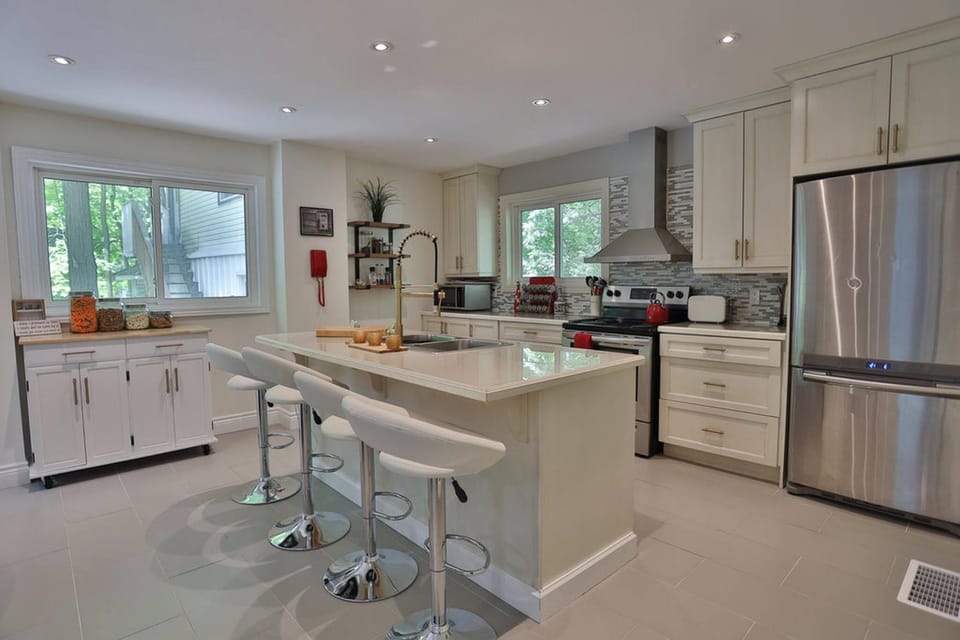 Kitchen or kitchenette, kitchen