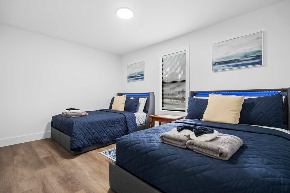 8 Minutes to UNC - Outdoor Deck - Washer and Dryer House in Chapel Hill