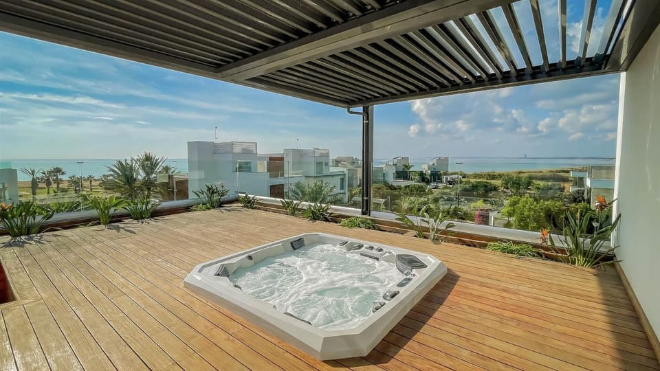 Hot Tub, Balcony/Terrace