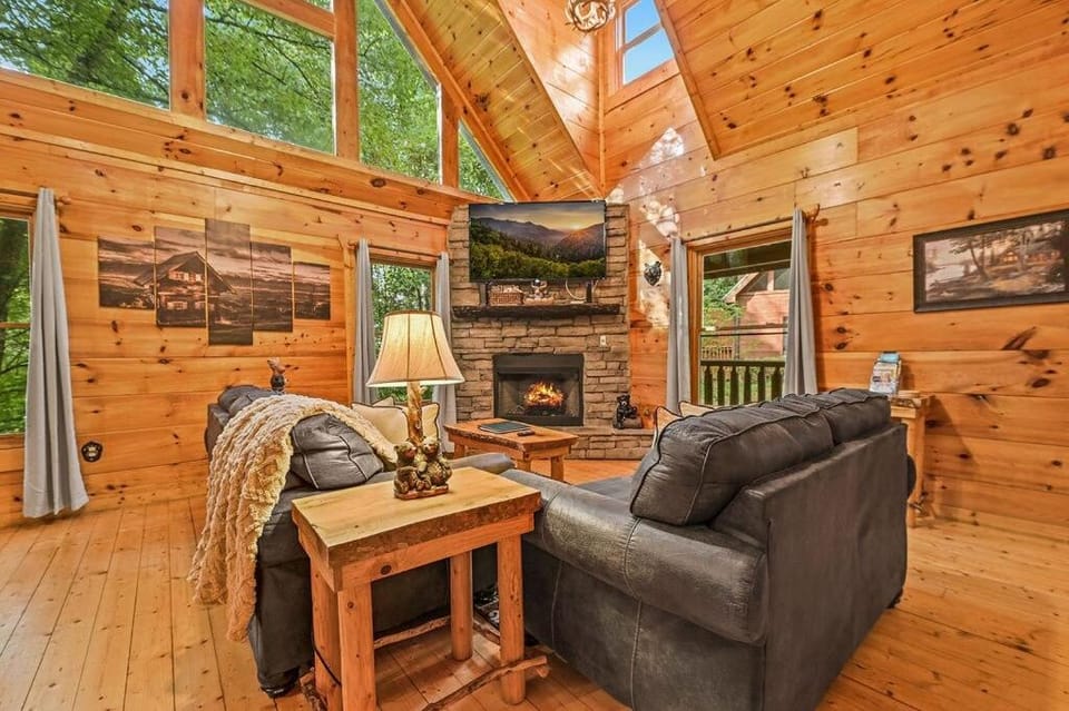 Communal lounge/ TV room, TV and multimedia, Living room, Evening entertainment, fireplace