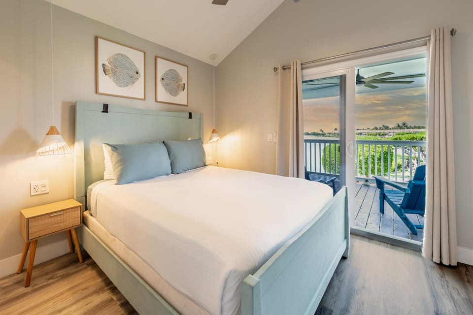 Bed, Natural landscape, View (from property/room), Balcony/Terrace, Bedroom