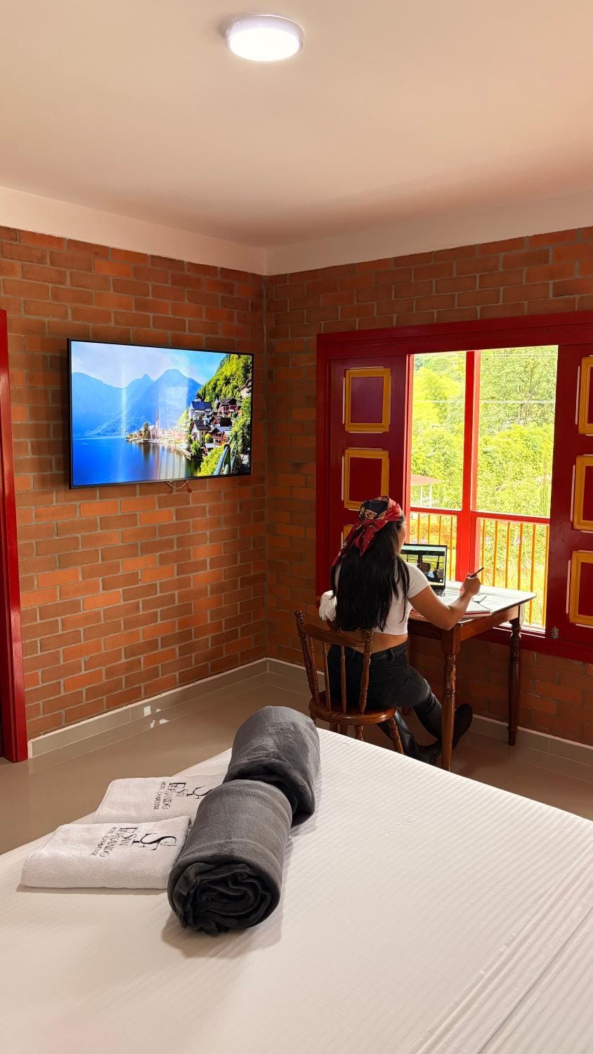 TV and multimedia, Seating area