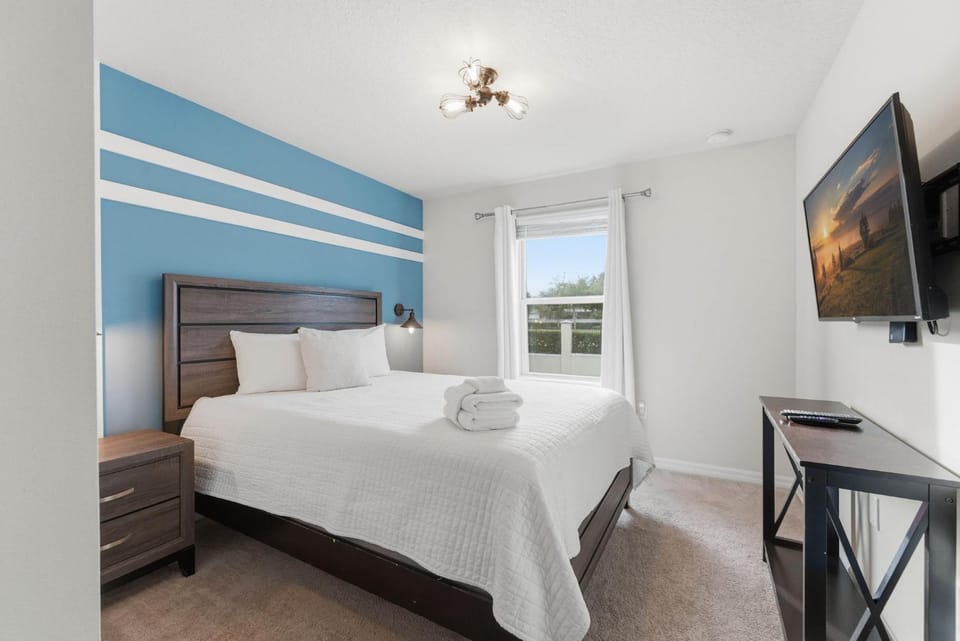 Spacious Disney Getaway Sleeps 14 House in Four Corners