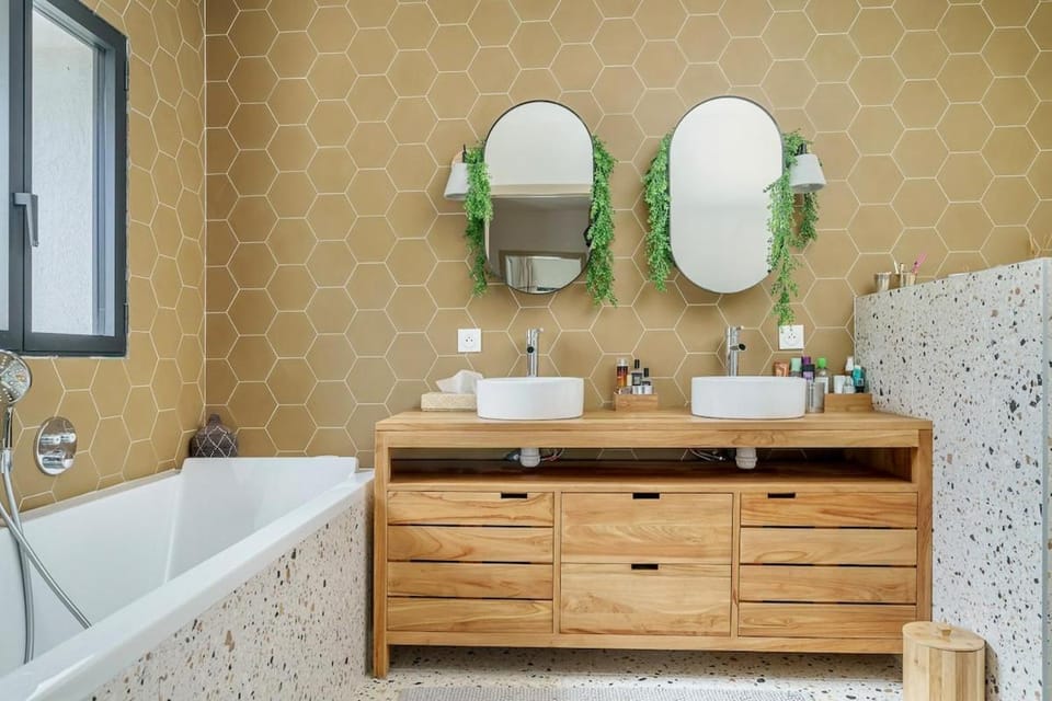 Bathroom, Bath