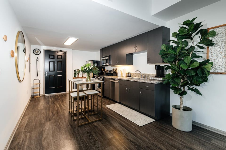 Kitchen or kitchenette, Dining area, dishwasher, oven, pet friendly