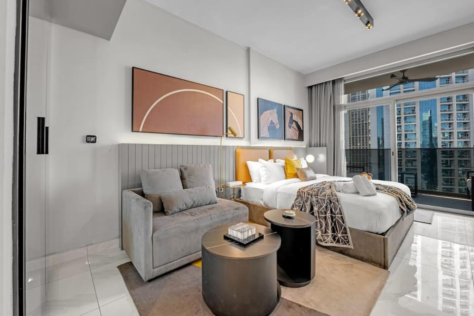 Bed, Balcony/Terrace, Living room, Seating area, Bedroom