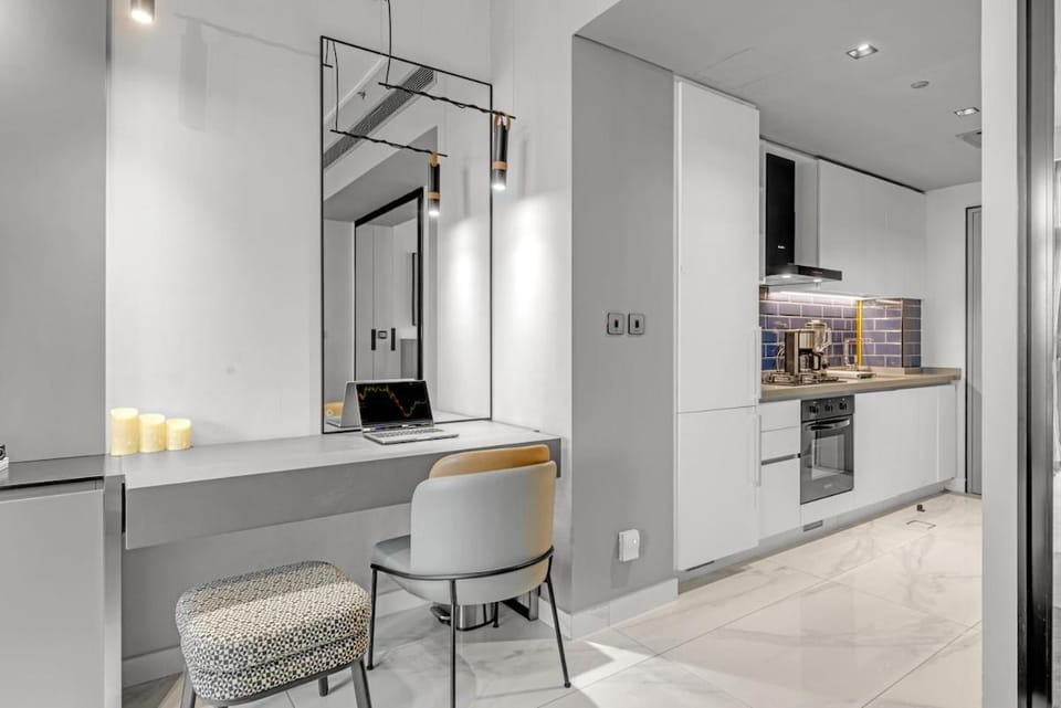 Kitchen or kitchenette, Seating area