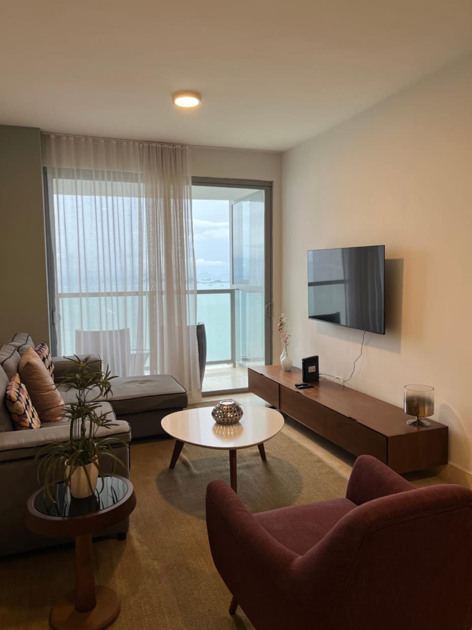 TV and multimedia, Living room, Seating area