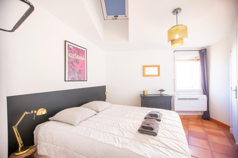 Charmante maison en centre ville, accès privatif Apartment in La Ciotat
