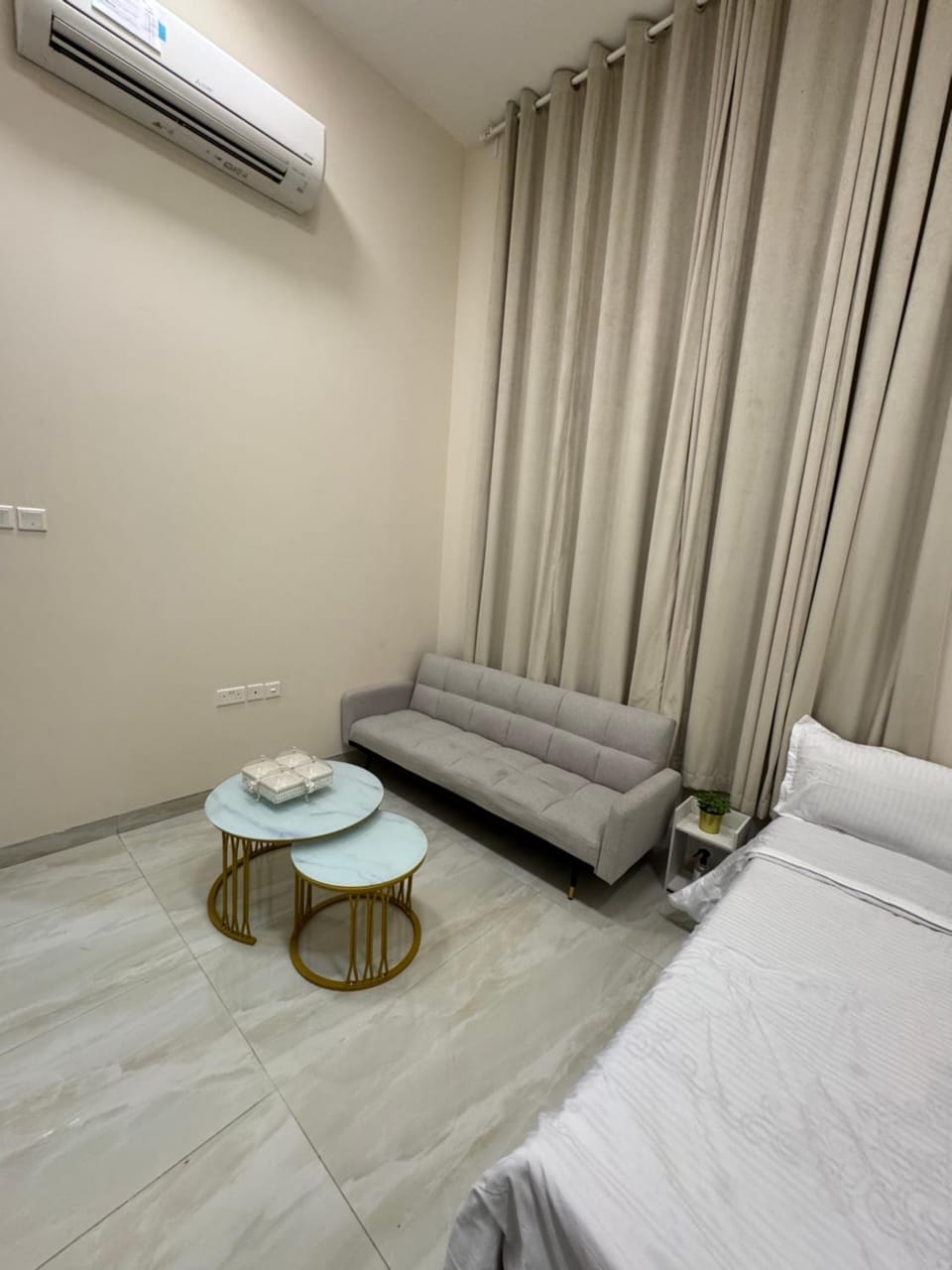 شروق للاستديوهات المفروشه Apartment in Abu Dhabi