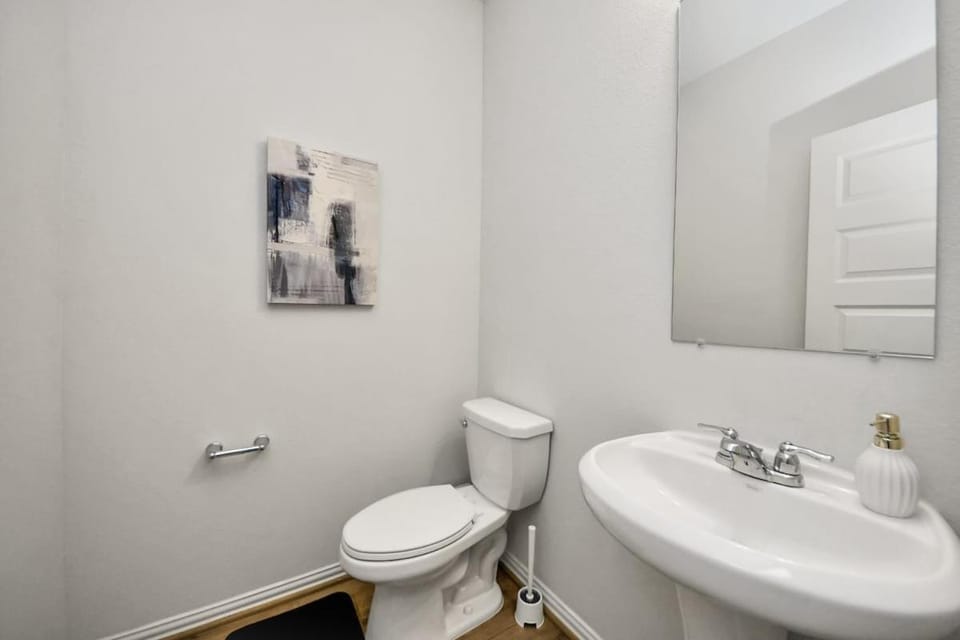 Stylish 3Bedroom Oasis Near Katy Mills House in Katy