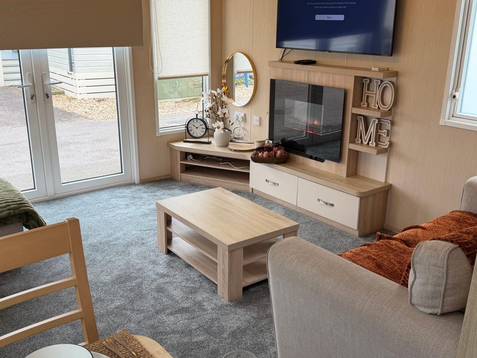 Sea View PEBBLE BEACH 10 Campground/ 
RV Resort in Pevensey Bay Holiday Park