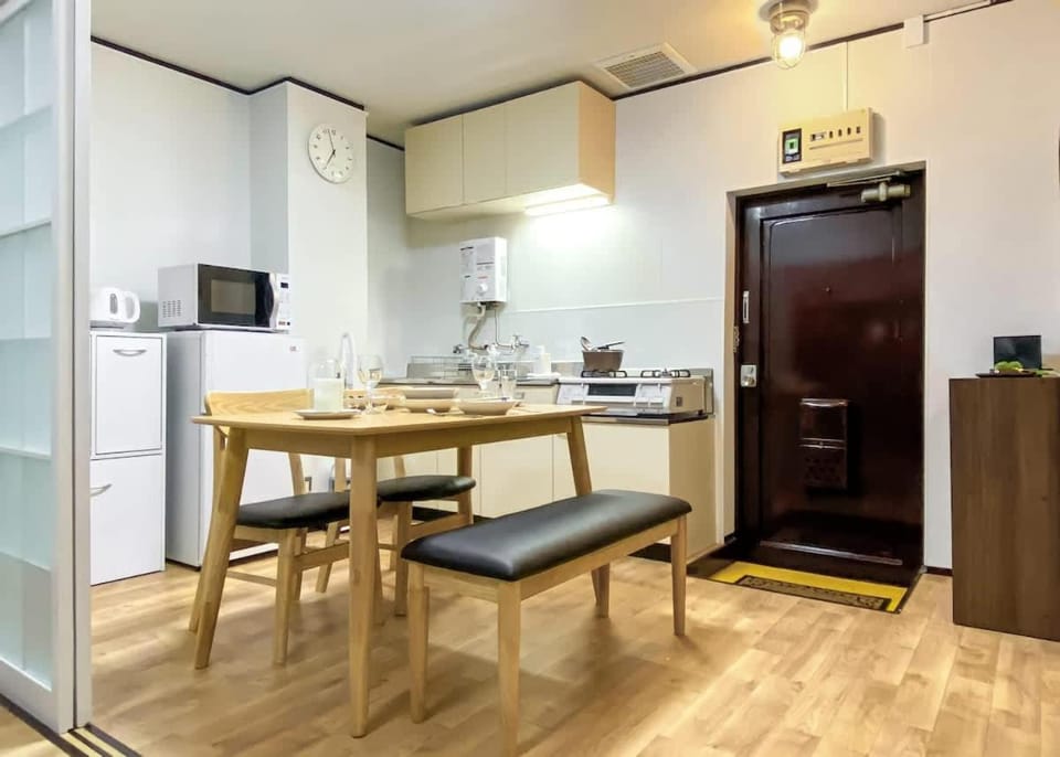 2BR - 5th Floor Parkside - JR 8 min to Shinjuku Apartment in Japan
