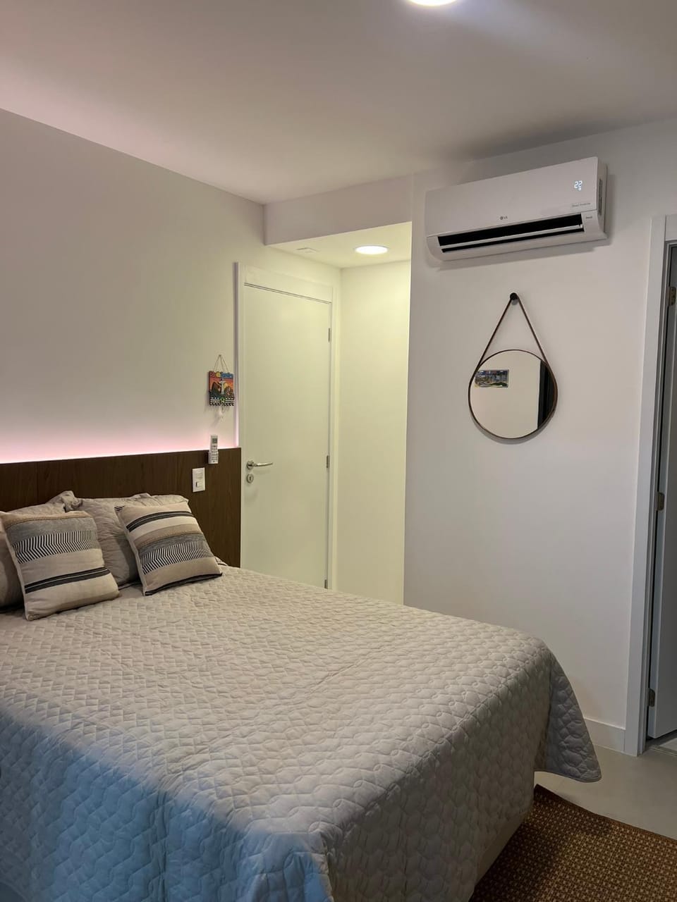 Bed, Photo of the whole room