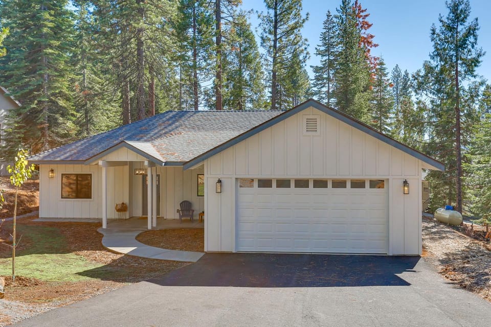 Golf and Hike! Home in Lake Almanor West Community House in Lake Almanor West