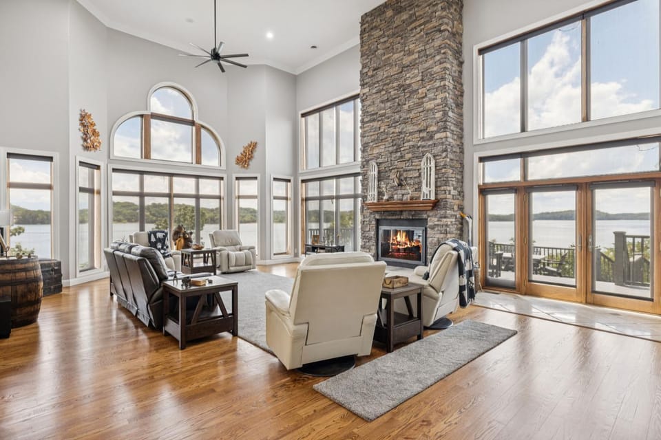 The Overlook on Douglas Lake Waterfront Luxury Country House in Douglas Lake