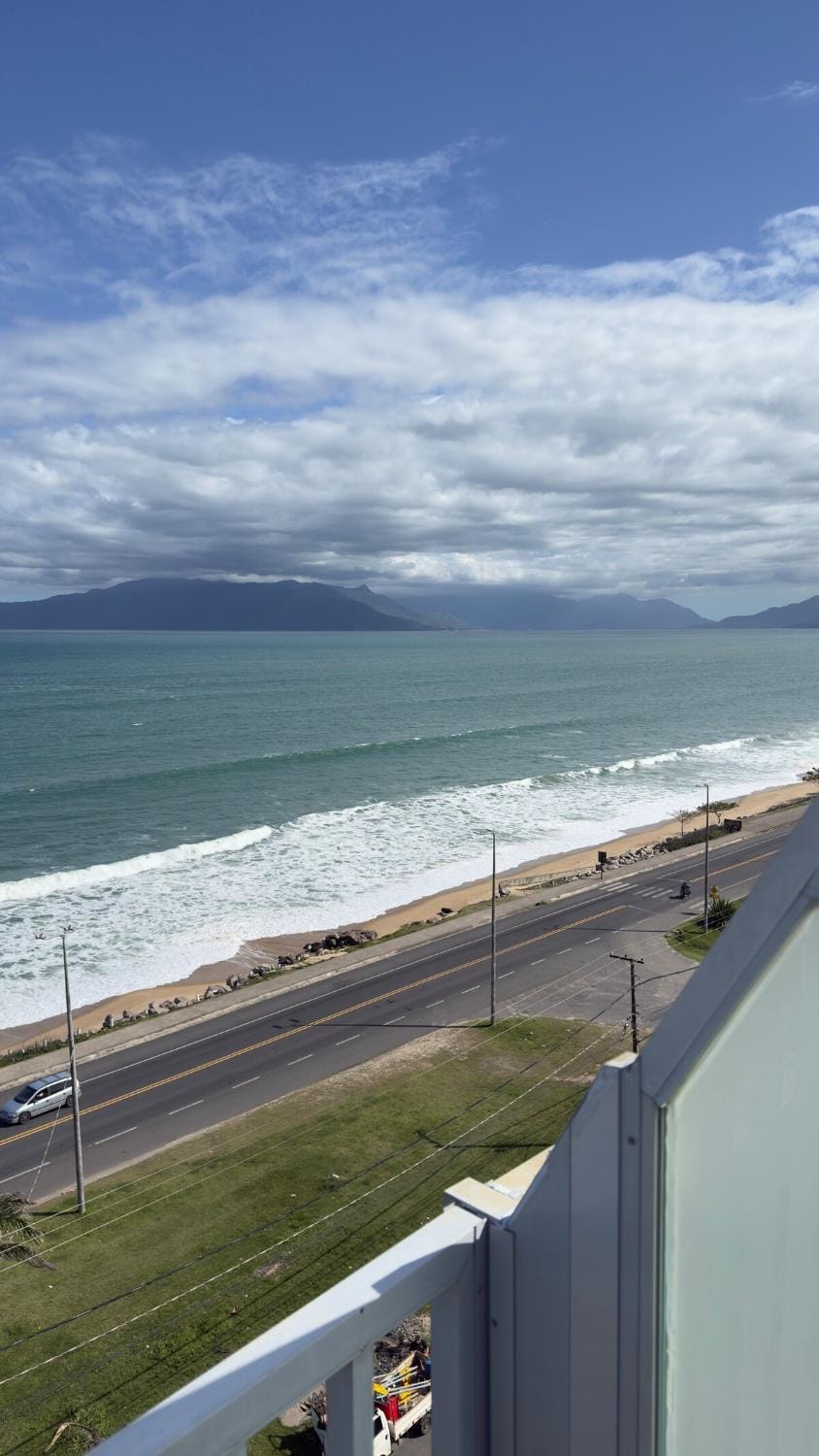 Oceanfront Triplex in Caraguatatuba Apartment in Caraguatatuba
