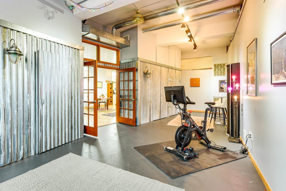 Long-Term Stay in Milwaukee! Pet-Friendly Condo House in Milwaukee