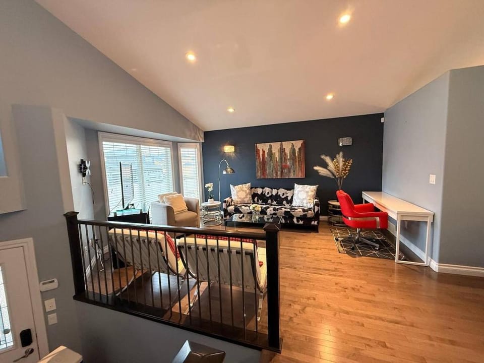 Hampton 3BR 2BA Suite Near Airport Apartment in Saskatoon