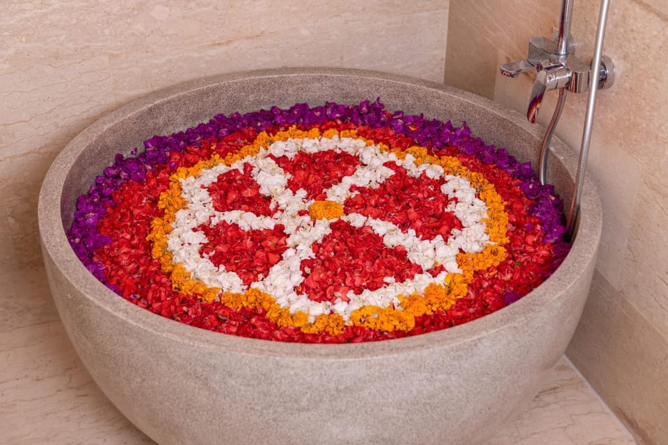 Kirani House - Joglo Villa Bali Bed and Breakfast in Sukawati