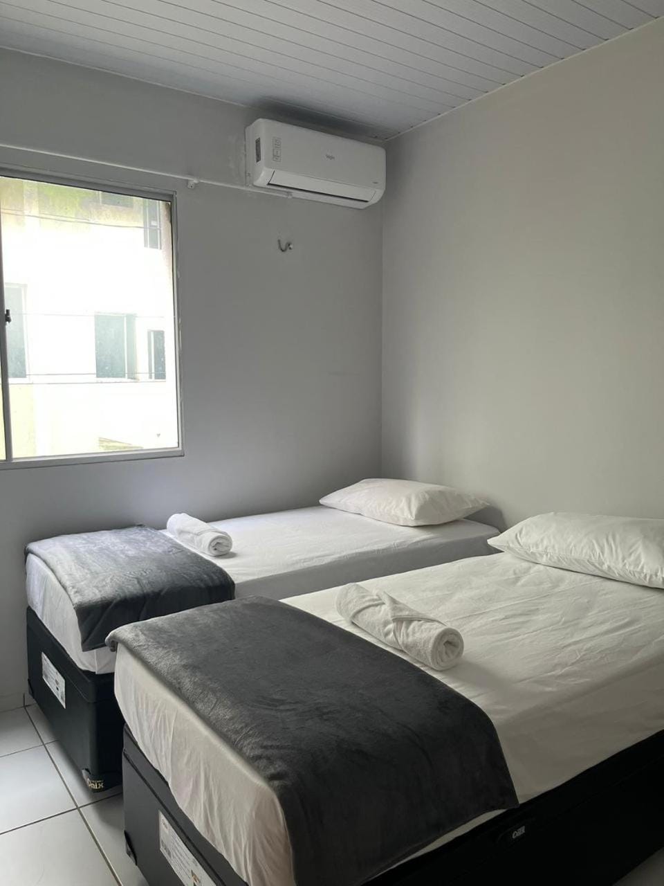 Bed, air conditioner