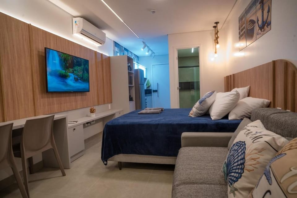 Bed, TV and multimedia, Photo of the whole room