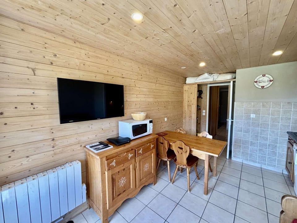 Appartement 2 pièces, 6 pers, proche pistes - L'Alpe d'Huez - FR-1-405-377 Apartment in Huez