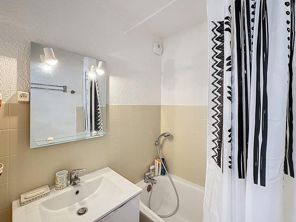 Les Menuires : Appartement 6 pers, pied des pistes - FR-1-178-411 Apartment in Les Allues