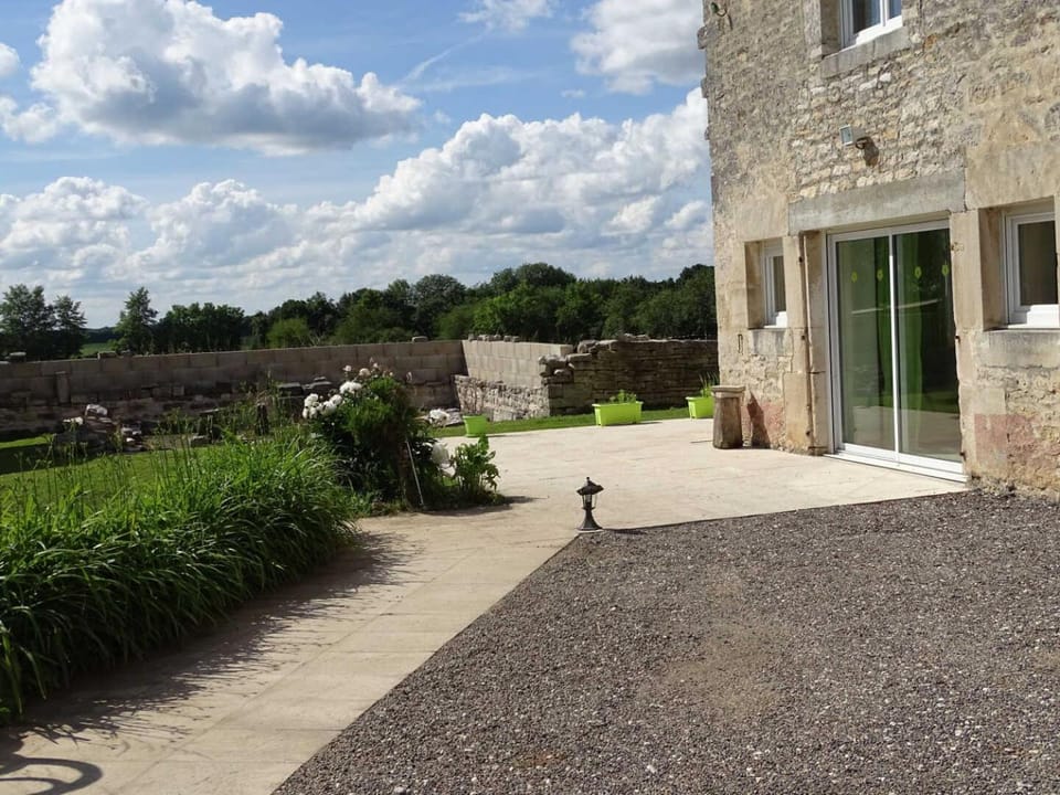 L'étable aux deux noix House in Grand Est