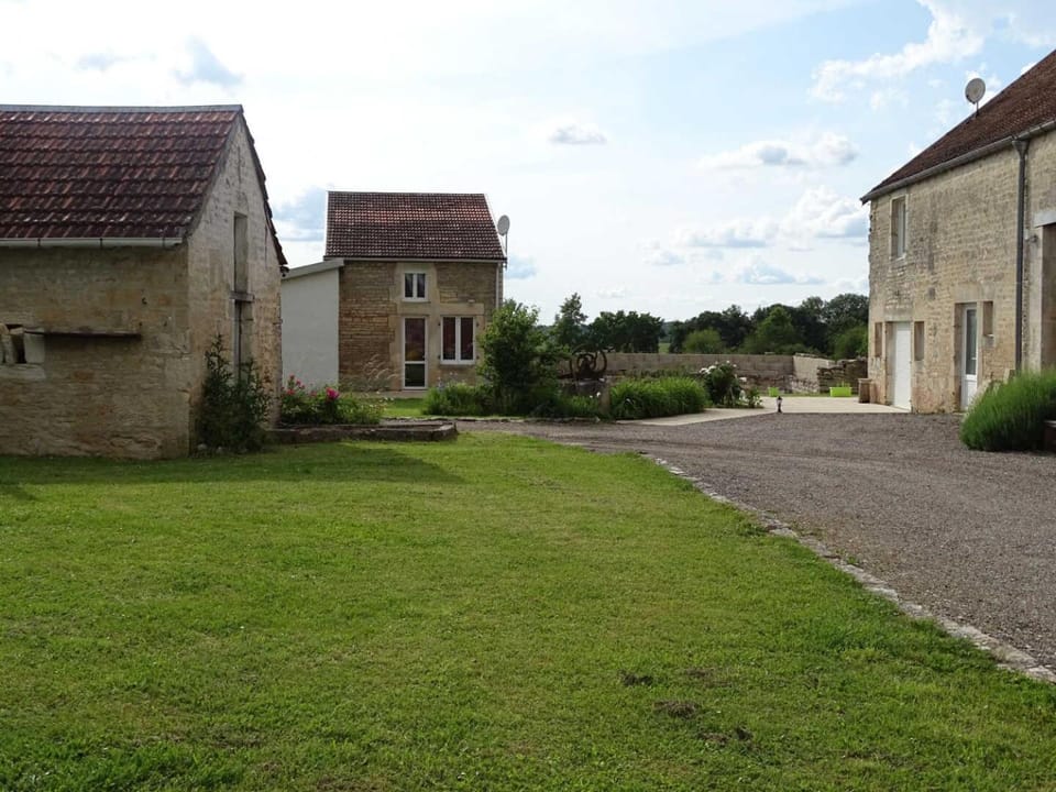 L'étable aux deux noix House in Grand Est