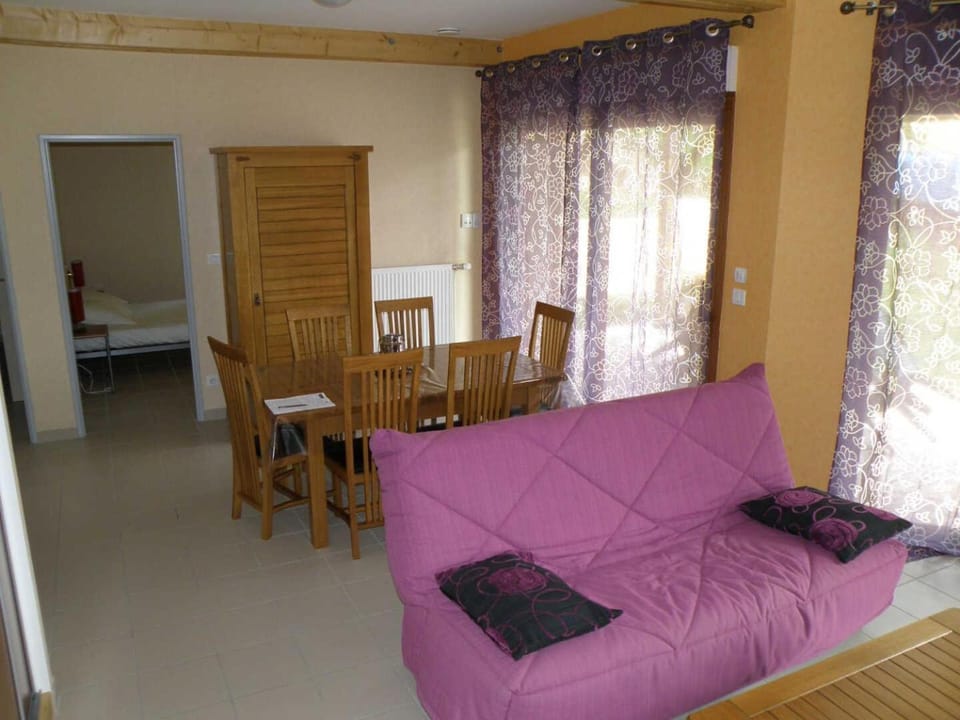 Les acacias House in Bourgogne-Franche-Comté