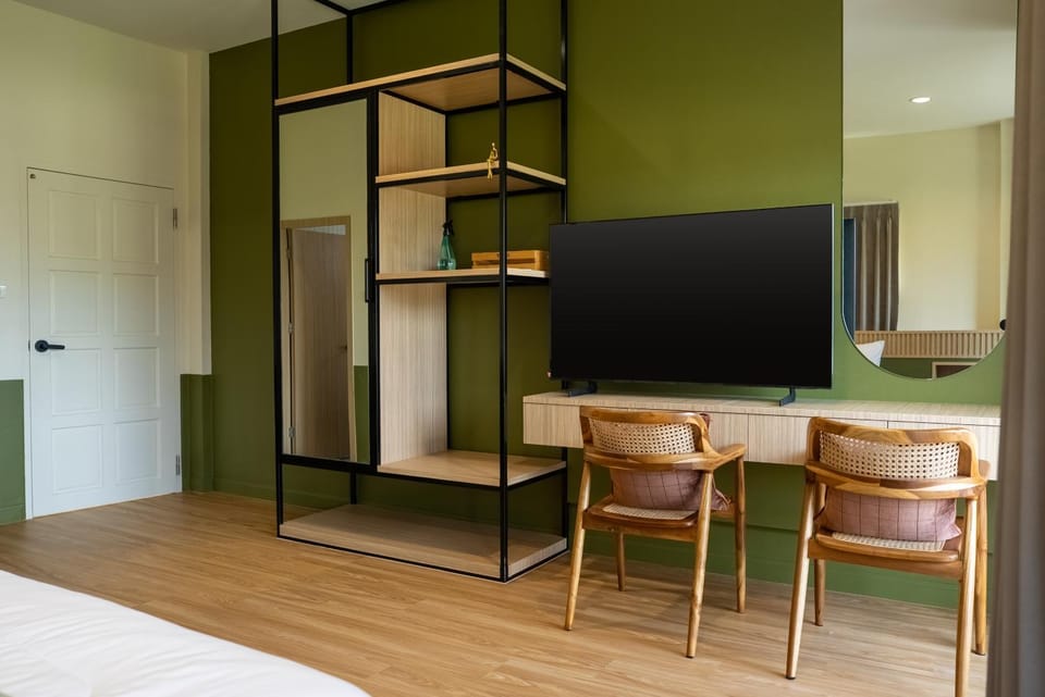 TV and multimedia, Photo of the whole room, Bedroom, wardrobe