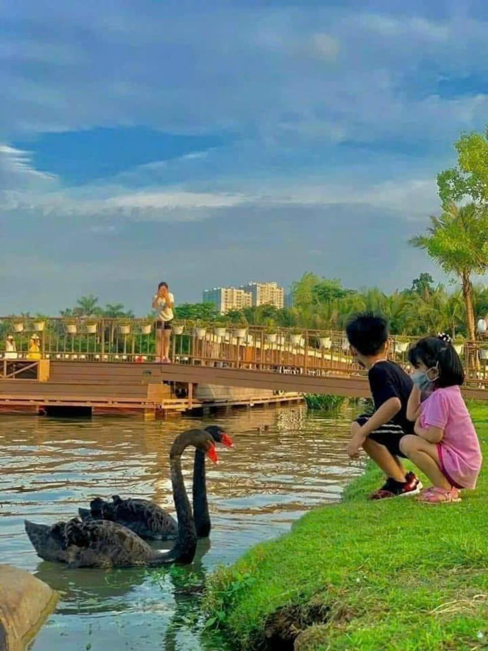 Day, People, Natural landscape, Lake view, River view, children, group of guests