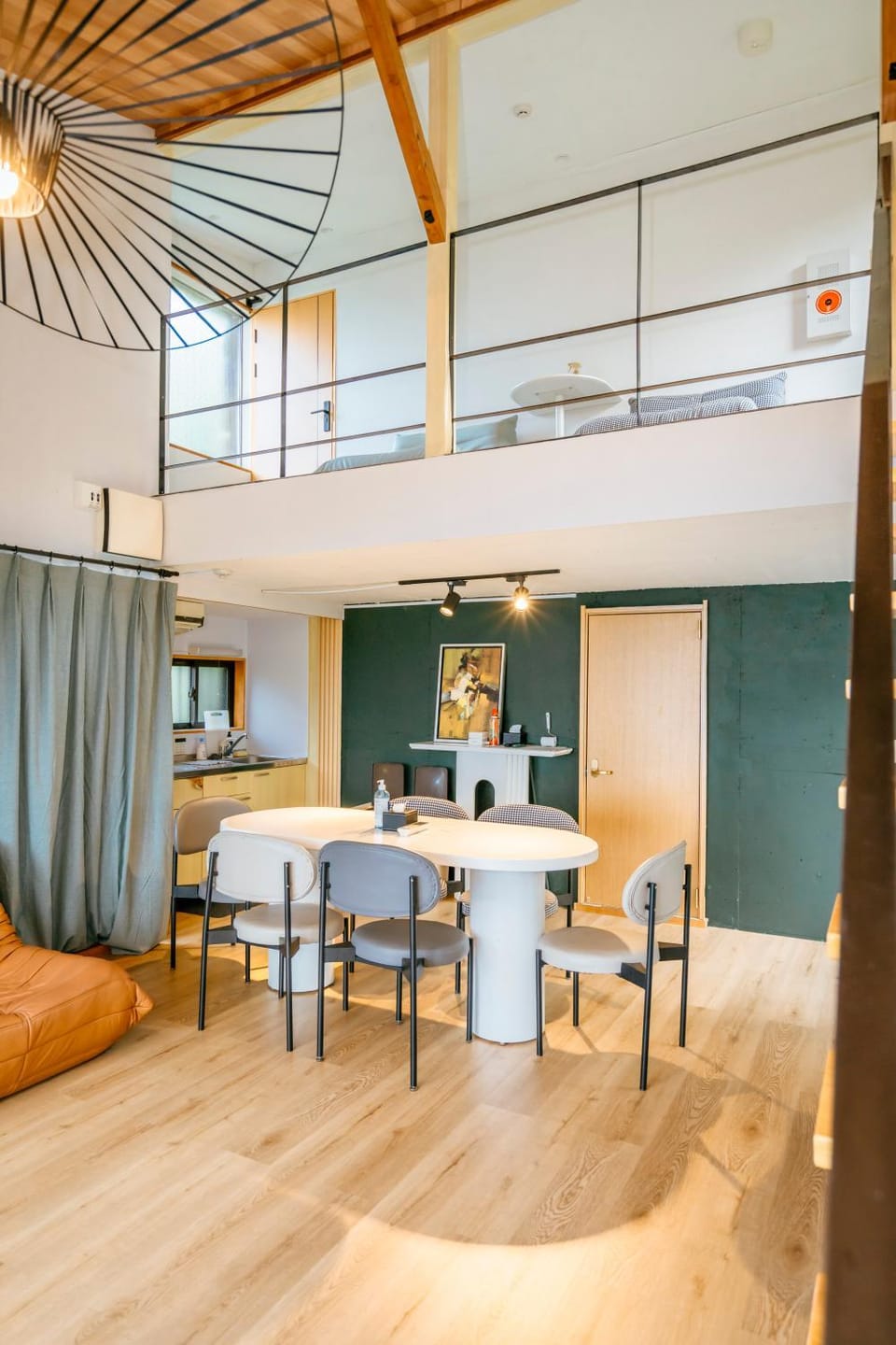 Living room, Dining area