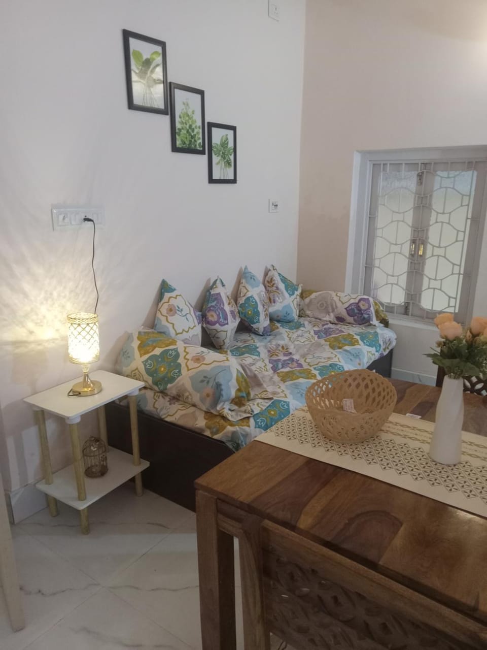 Bed, Living room, Photo of the whole room, Bedroom