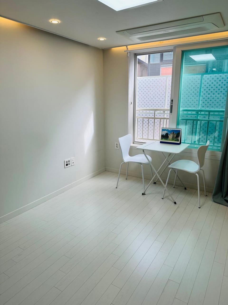 Free Parking HONGDAE Entire Apartment Walk 9minute to Subway Apartment in Seoul
