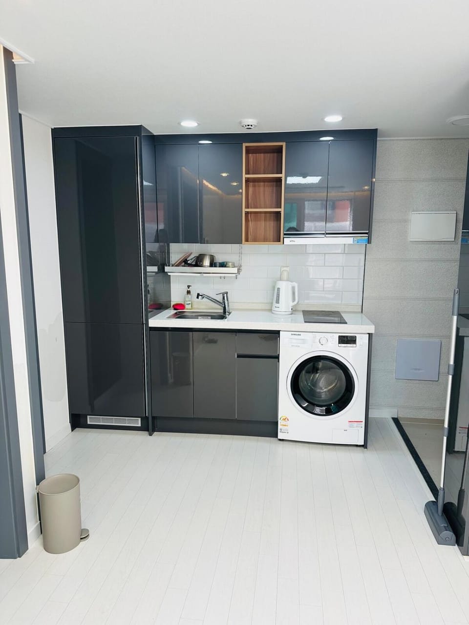 Free Parking HONGDAE Entire Apartment Walk 9minute to Subway Apartment in Seoul