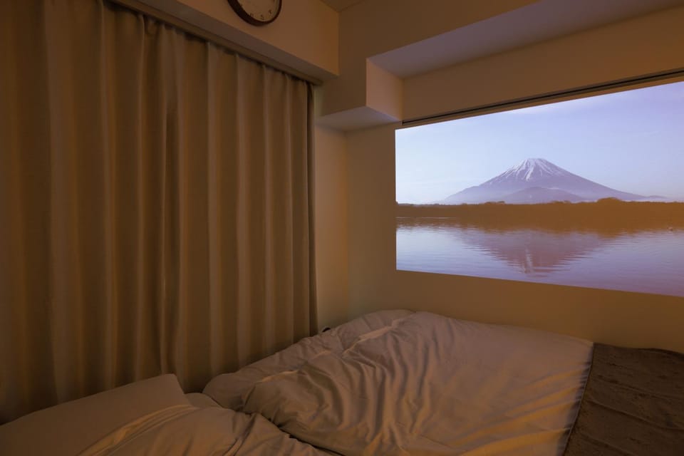 Bed, TV and multimedia, Bedroom