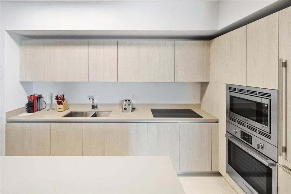 Kitchen or kitchenette, oven