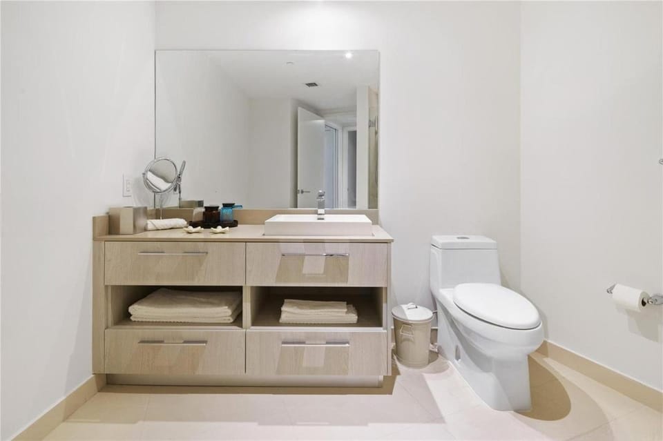 Bathroom, towels