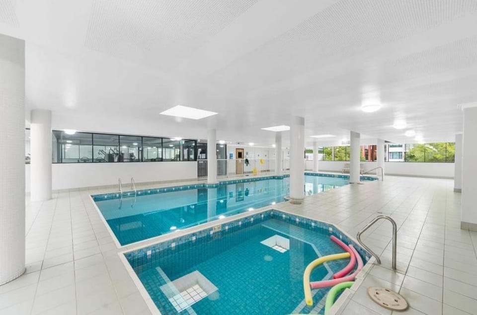 3BR Apartment with secure Parking & Walk to Darling Harbour, ICC & CBD Apartment in Sydney