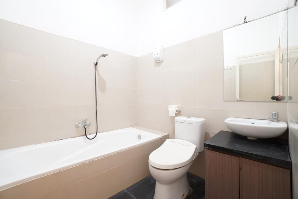Shower, Toilet, Bathroom, Bath