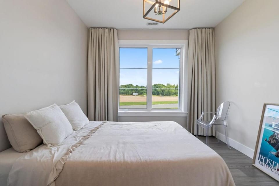 The Modern Coastal Nest House in Shediac