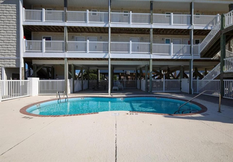 Beacon at Surf City- Retreat Near Beach and Pools Apartment in Surf City