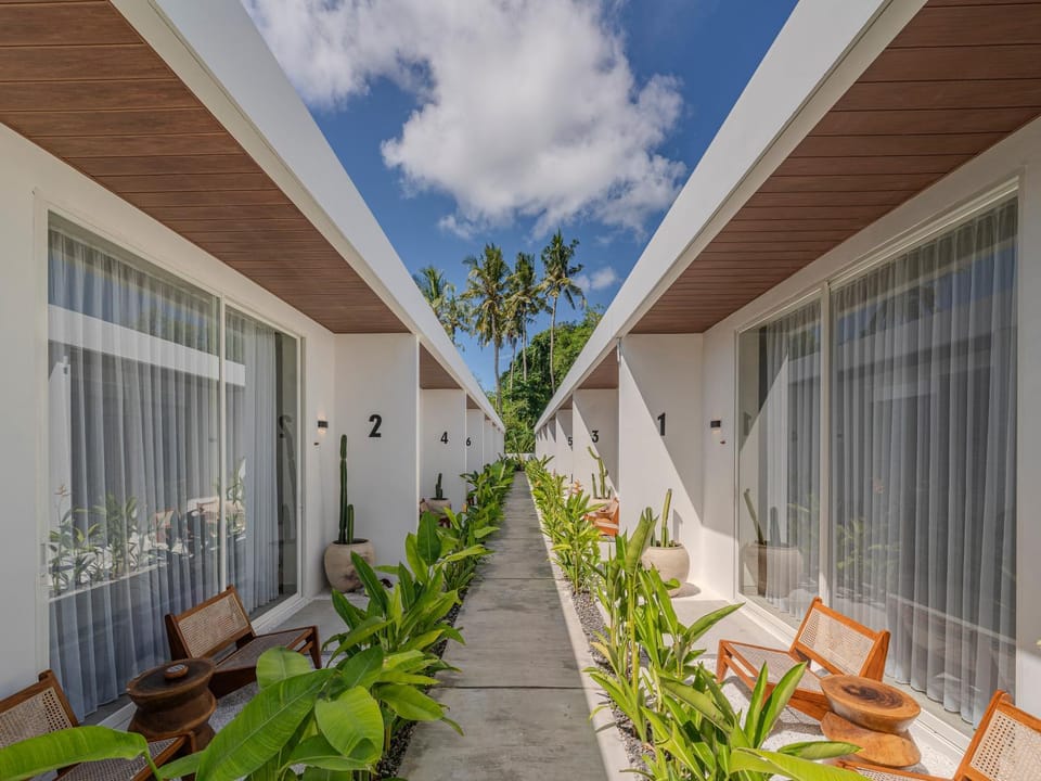 Property building, Patio, Day, Garden, View (from property/room), Balcony/Terrace, Garden view