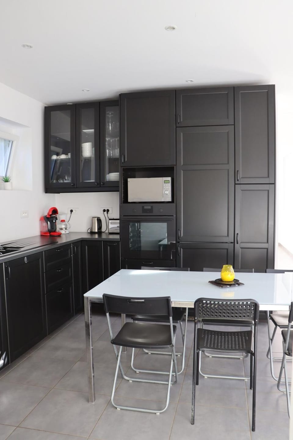 Kitchen or kitchenette, Dining area, oven, stove